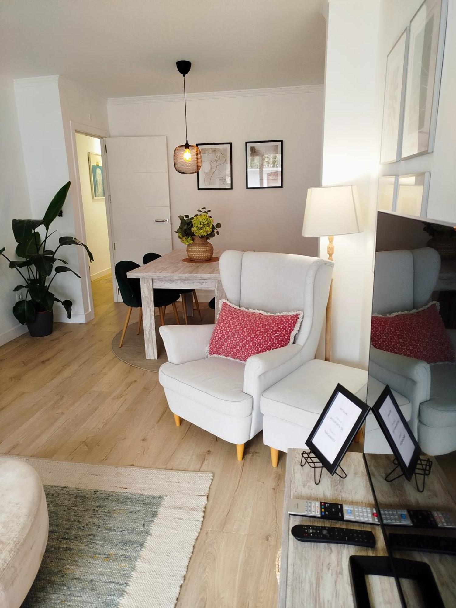 Impressive Apartment With 3 Bedrooms Metres From The Beach 에스테포나 외부 사진